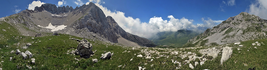 Vista panoramica dalla quota 2222 m (salita in opzionale) sopra il Passo Branchino (2130 m)